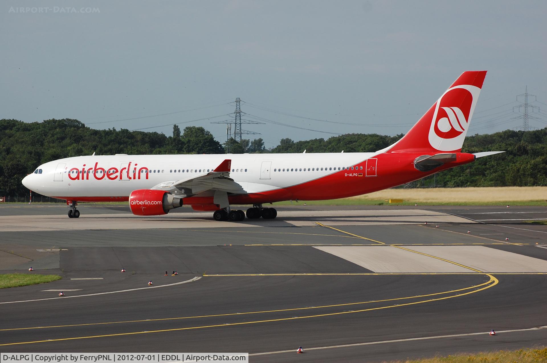 D-ALPG, 2002 Airbus A330-223 C/N 493, Air Berlin A332 c/n 493 lining up for 23L at DUS