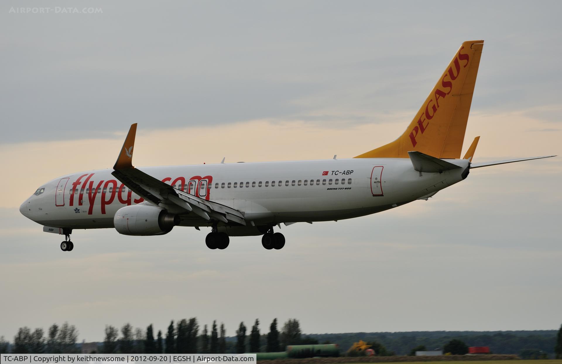 TC-ABP, 2010 Boeing 737-82R C/N 40876, Thursday evening Turkish holiday charter.