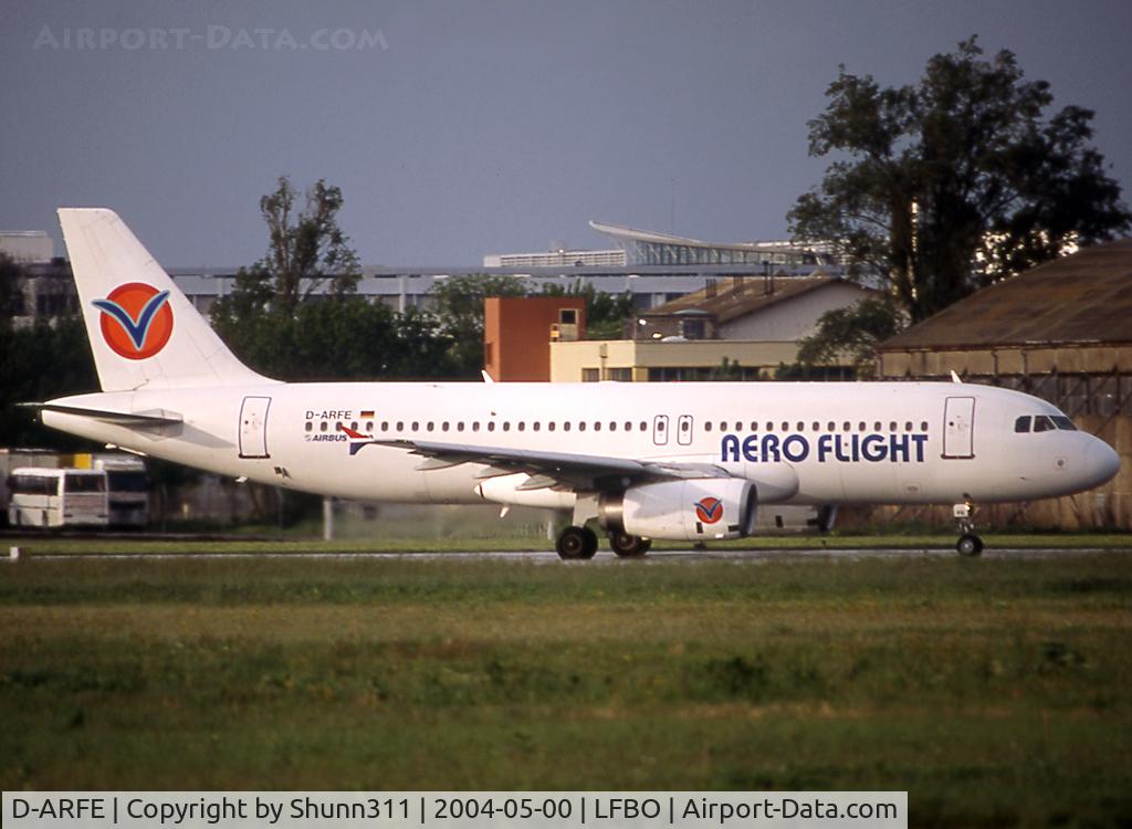 D-ARFE, 1996 Airbus A320-232 C/N 575, Taxiing holding point rwy 32R for departure