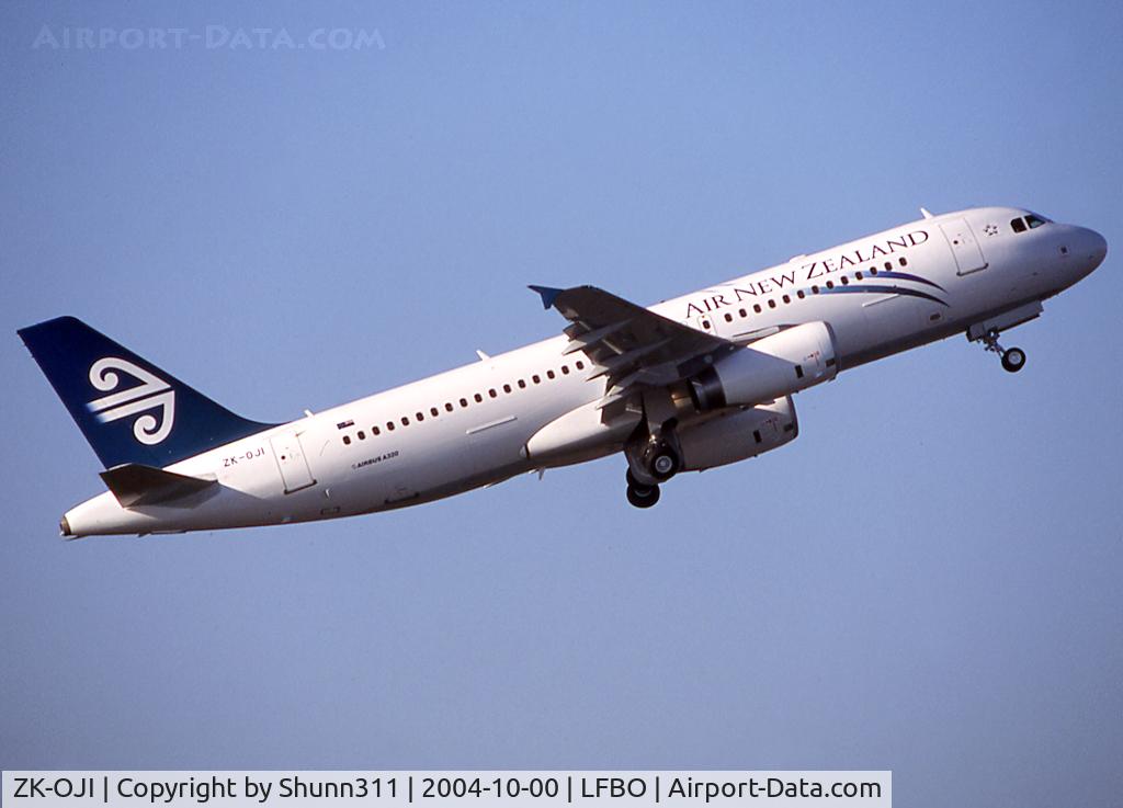 ZK-OJI, 2004 Airbus A320-232 C/N 2297, Delivery day...
