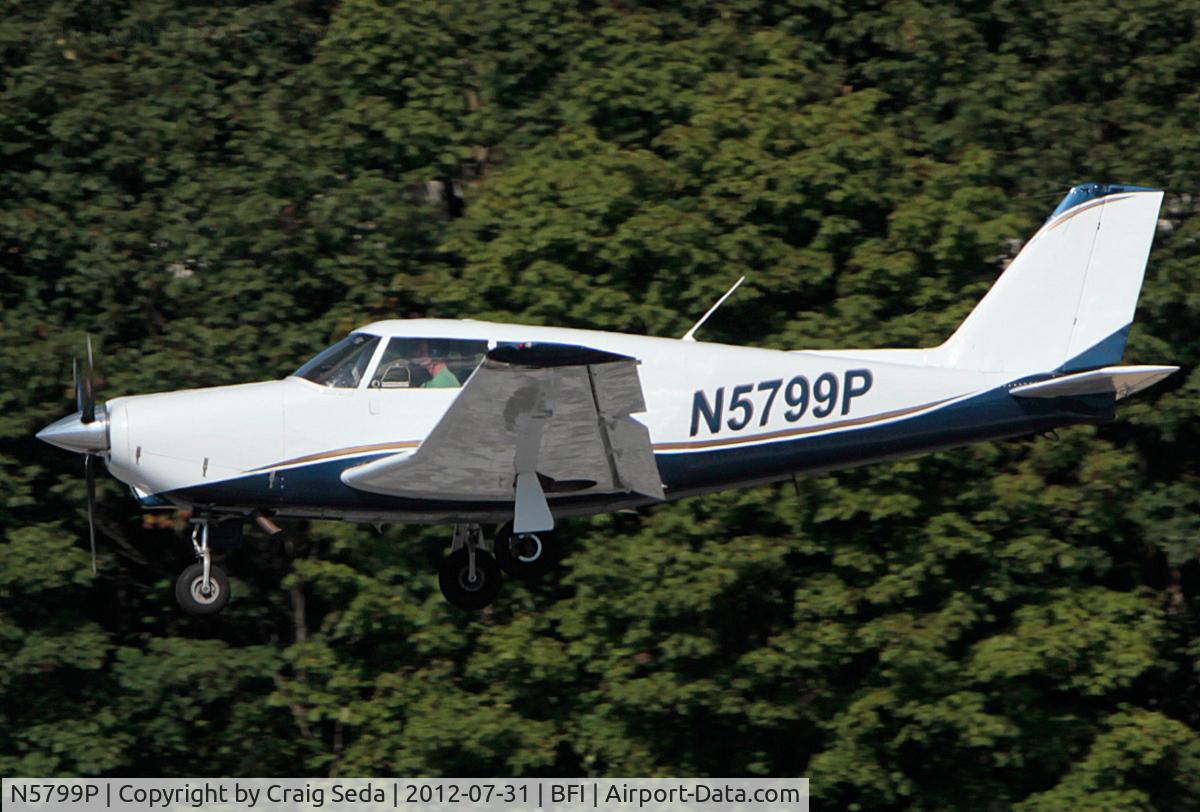 N5799P, 1959 Piper PA-24-250 Comanche C/N 24-879, Short final to BFI.