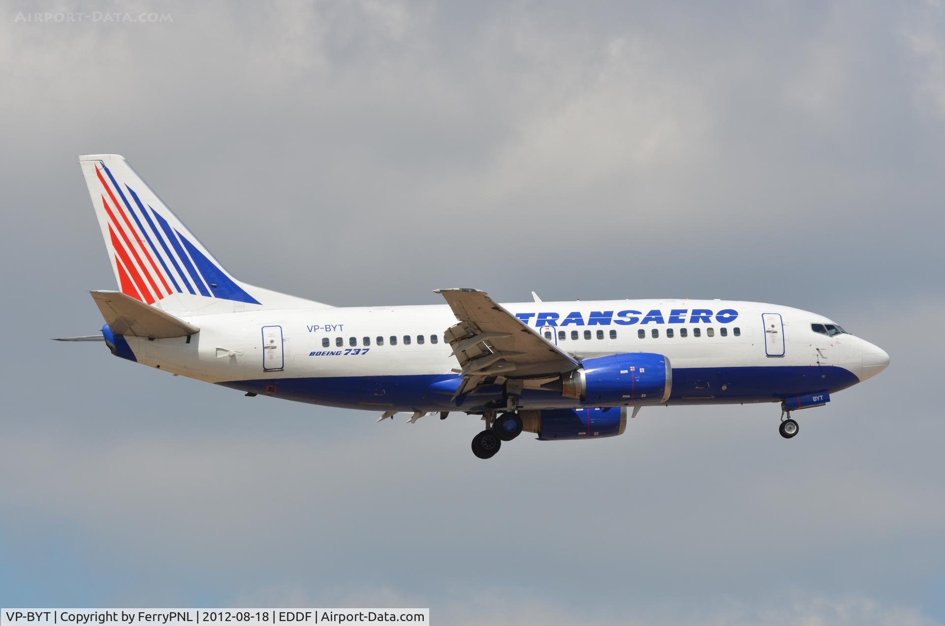 VP-BYT, 1998 Boeing 737-524 C/N 28928, Transaero B735 on short final FRA