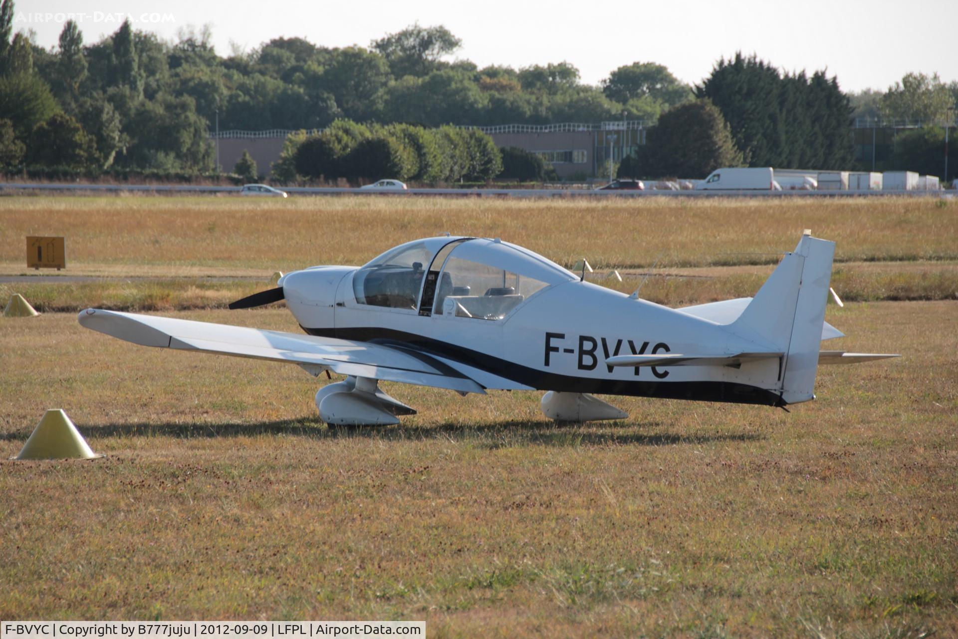 F-BVYC, Robin HR-200-100 Club C/N 51, with new peint