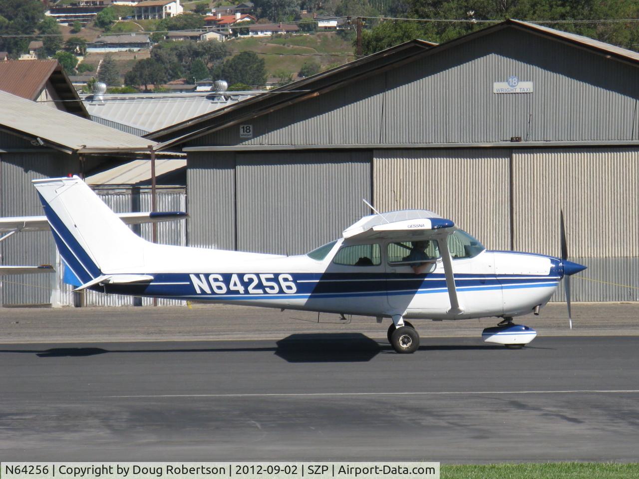 N64256, 1975 Cessna 172M C/N 17265129, 1975 Cessna 172M SKYHAWK, Lycoming O-320-E2D 150 Hp, taxi