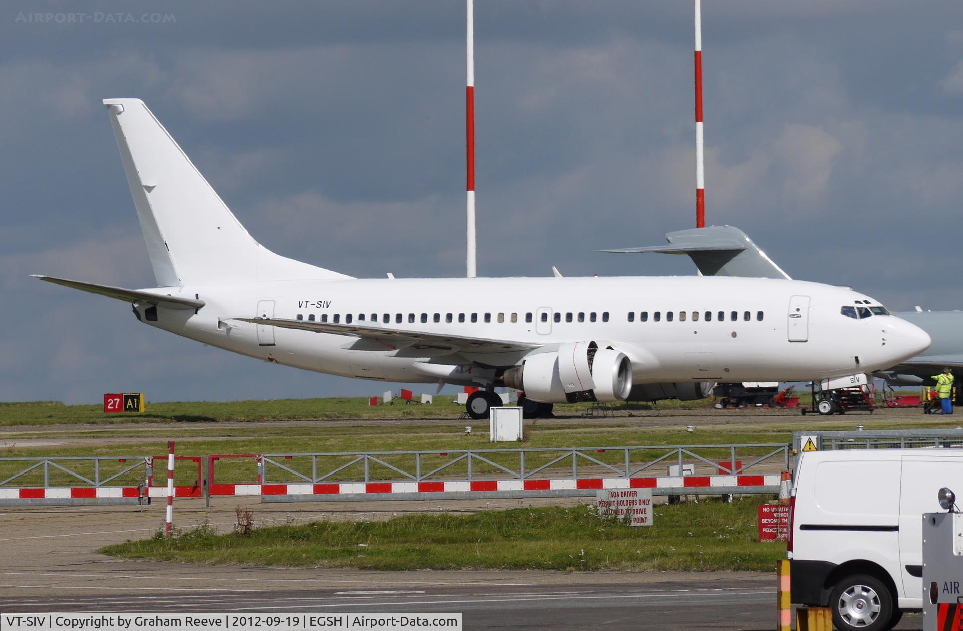 VT-SIV, 1999 Boeing 737-7K9 C/N 28091, Freshly repainted.