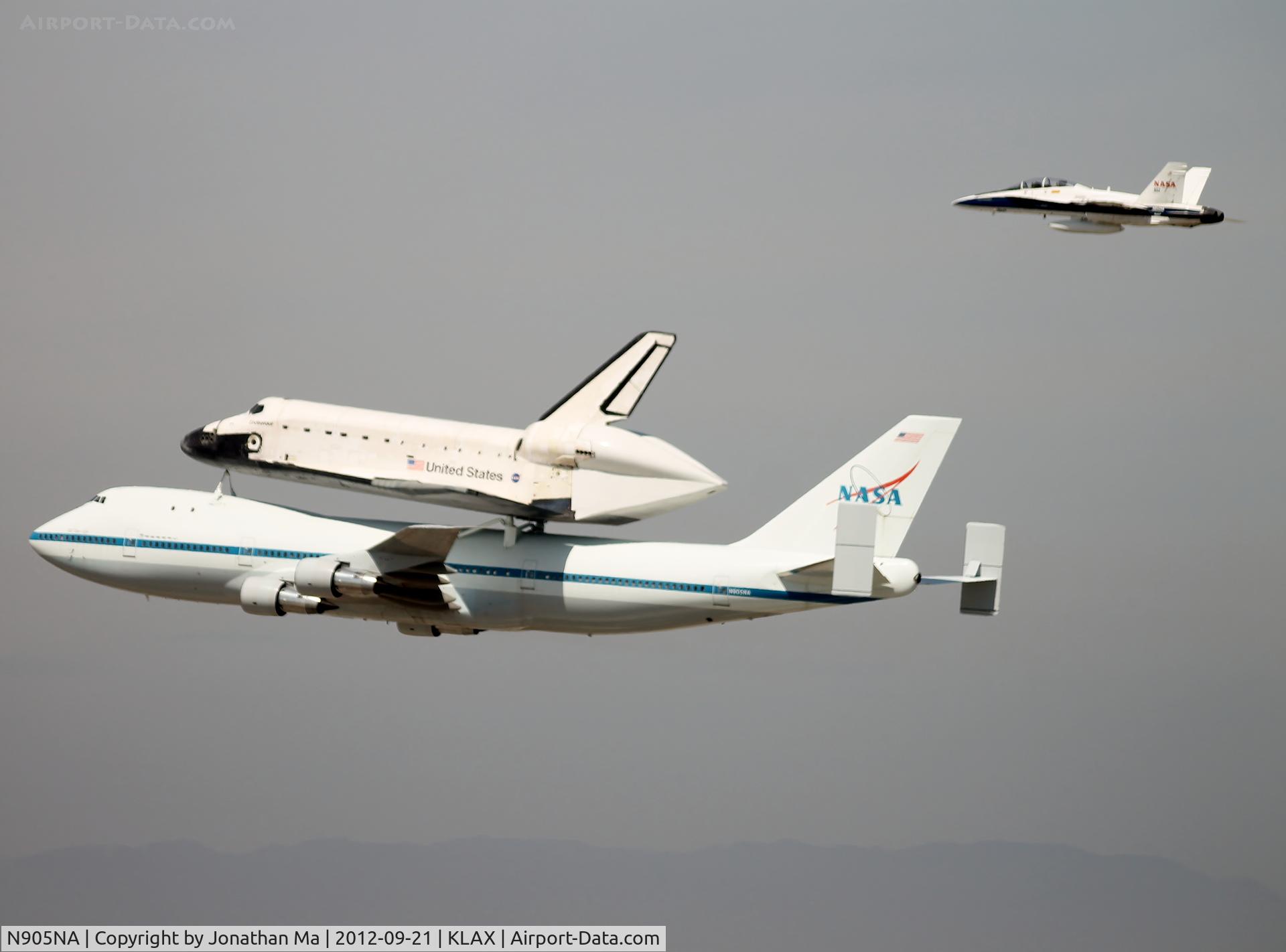 N905NA, 1970 Boeing 747-123 C/N 20107, Low level flyby by SCA747 and Endeavour
