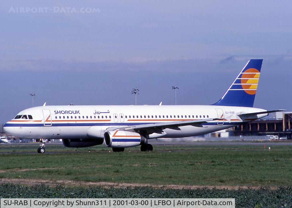 SU-RAB, 1992 Airbus A320-231 C/N 326, Lining up rwy 32R for departure in old c/s