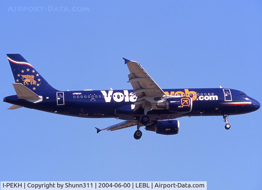 I-PEKH, 2000 Airbus A320-214 C/N 1162, Landing rwy 25