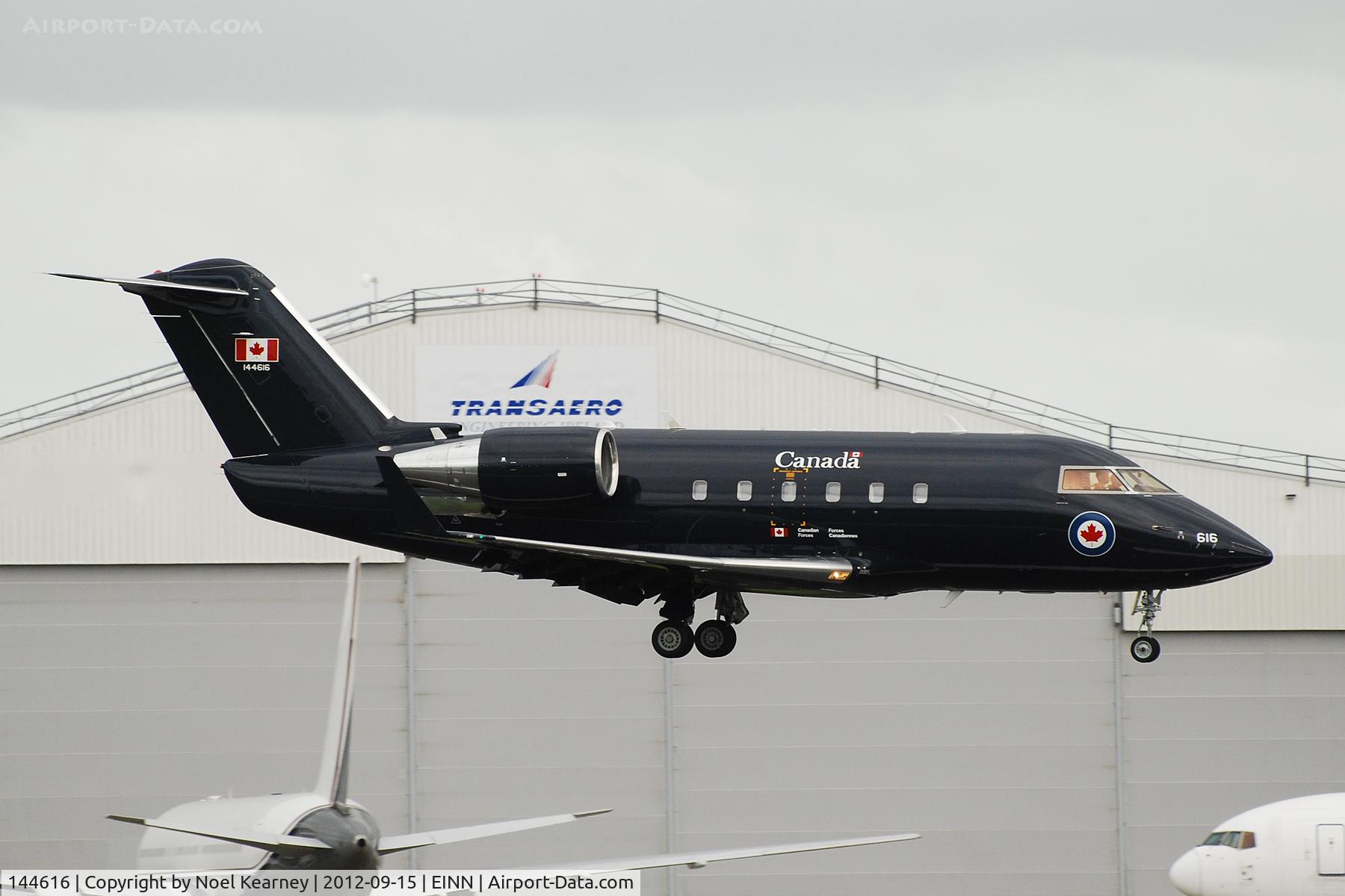 144616, 1985 Canadair CC-144B Challenger (CL-600-2B16) C/N 3038, Landing Rwy 24 at Shannon for a fuel stop.