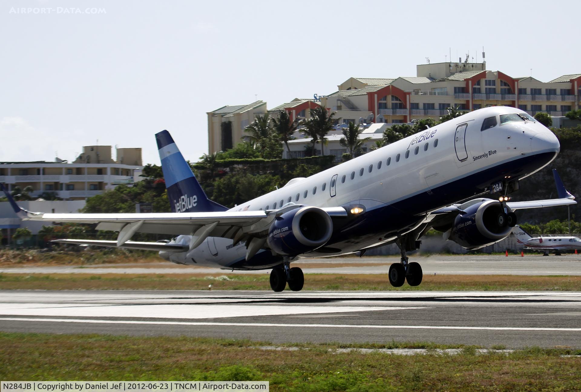N284JB, 2008 Embraer 190AR (ERJ-190-100IGW) C/N 19000144, N284JB