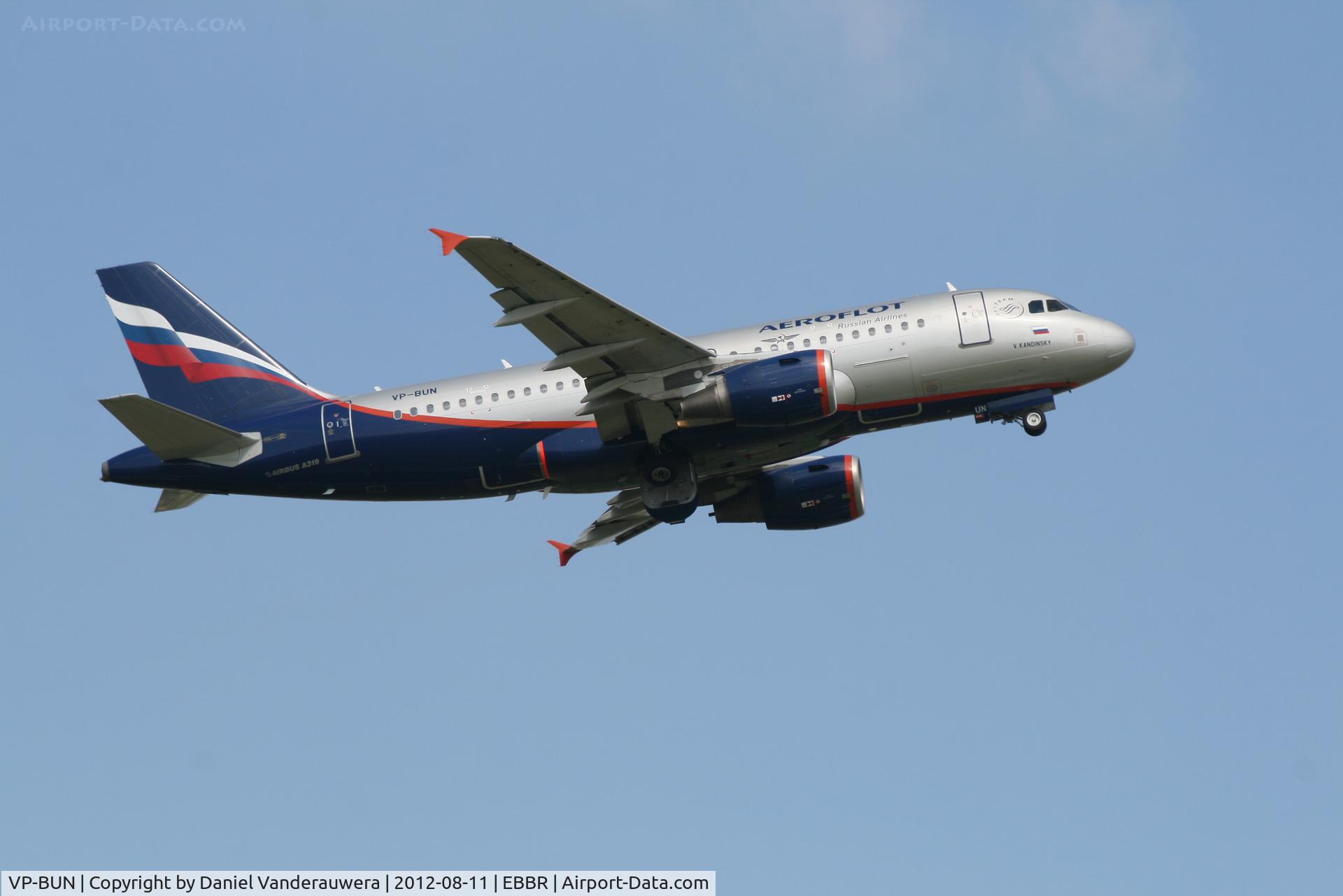 VP-BUN, 2007 Airbus A319-111 C/N 3298, Flight SU2561 is climbing from RWY 07R