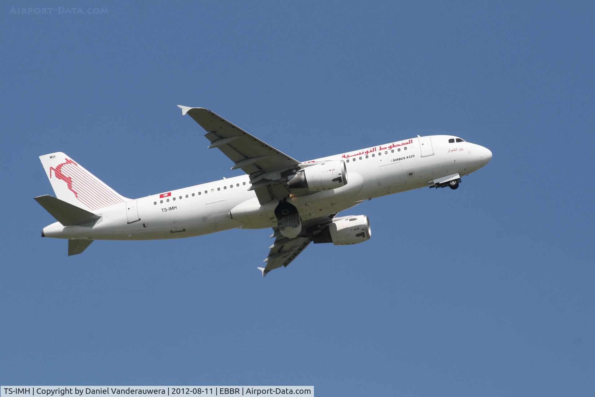 TS-IMH, 1993 Airbus A320-211 C/N 0402, Flight TU727 is climbing from RWY 07R