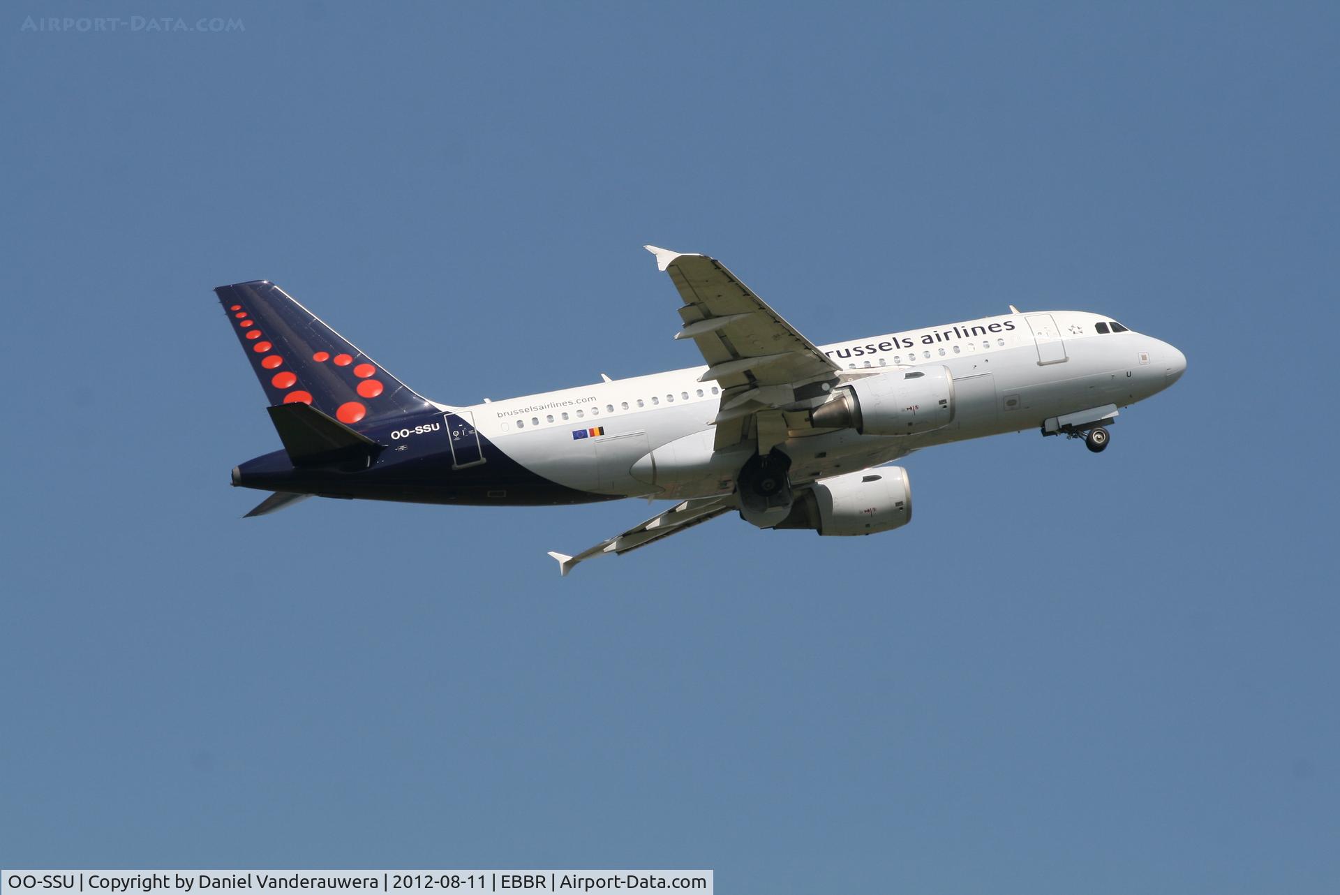 OO-SSU, 2004 Airbus A319-111 C/N 2230, Flight SN3619 is climbing from RWY 07R