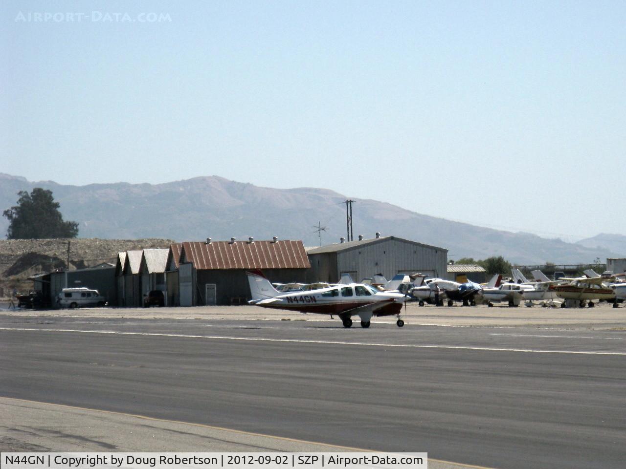N44GN, 1975 Beech F33A Bonanza C/N CE-620, 1975 Beech F33A BONANZA, Continental IO-520-B 285 Hp, taxi