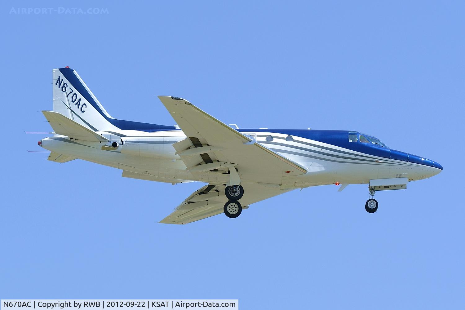 N670AC, 1980 North American NA-265-65 Sabreliner 65 C/N 465-31, On approach 12R