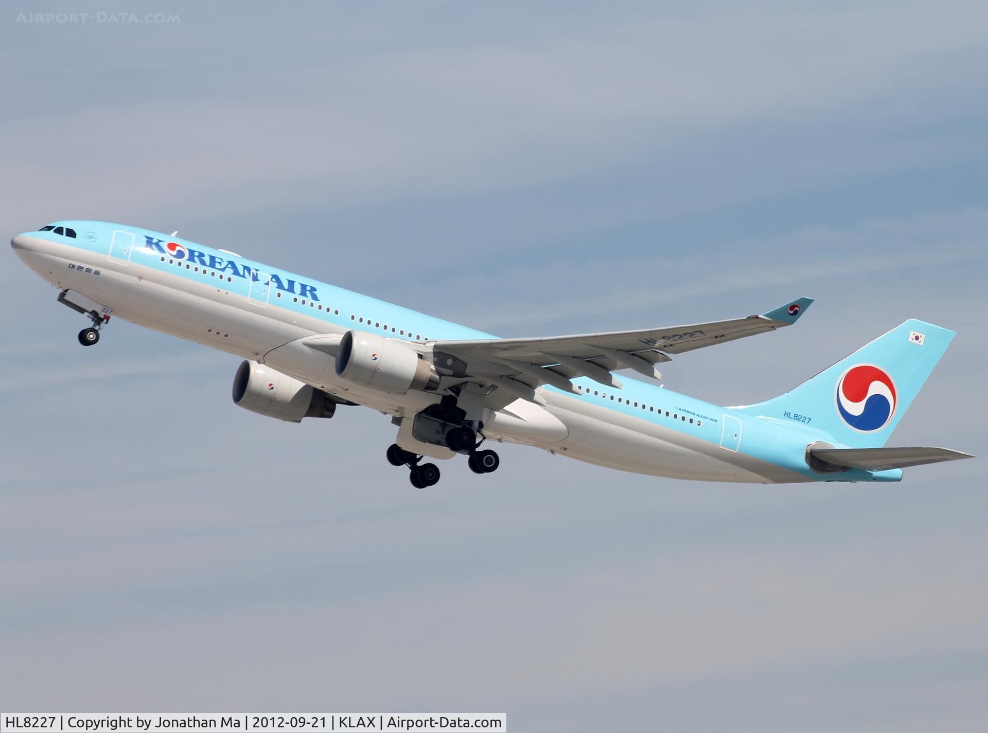 HL8227, 2010 Airbus A330-223 C/N 1200, Takeoff RWY25R
