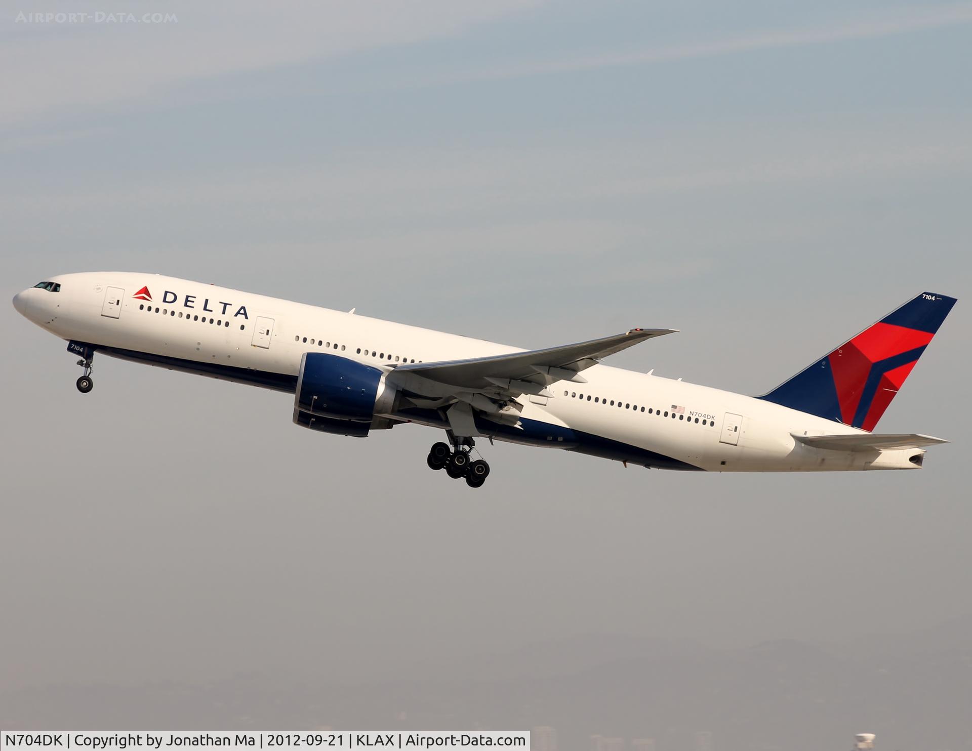 N704DK, 2009 Boeing 777-232/LR C/N 29739, Takeoff at 10