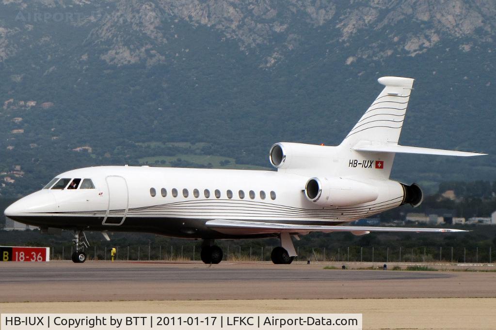 HB-IUX, 1999 Dassault Falcon 900EX C/N 54, Exit B after landing in 18