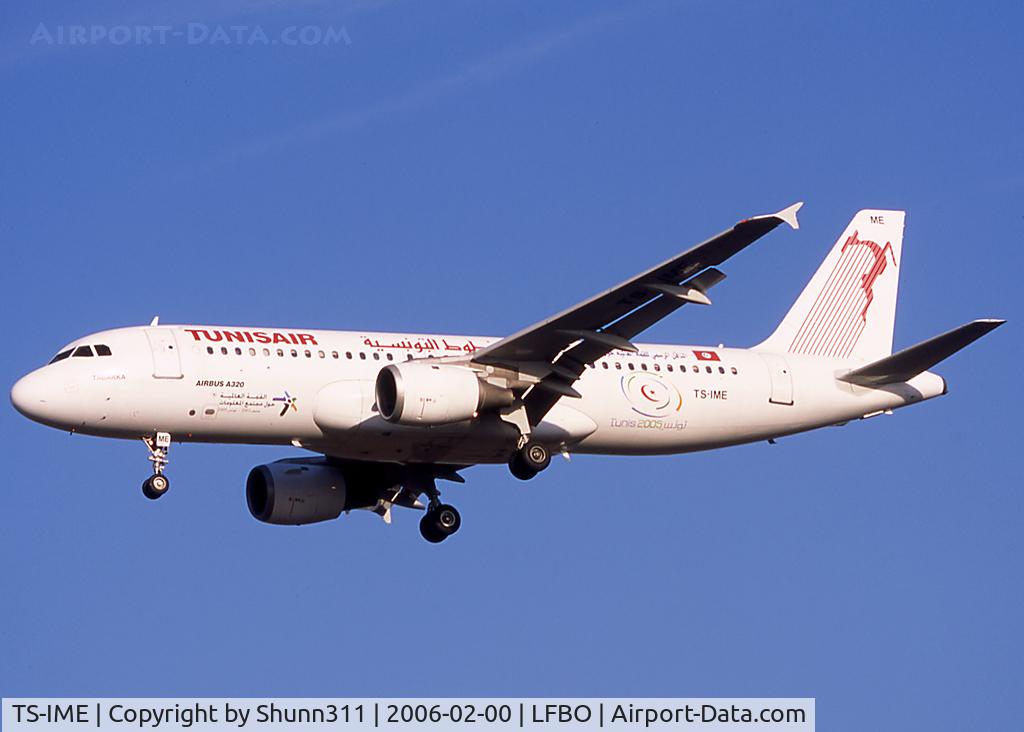 TS-IME, 1990 Airbus A320-211 C/N 123, Landing rwy 32L in Tunisia 2005 special c/s