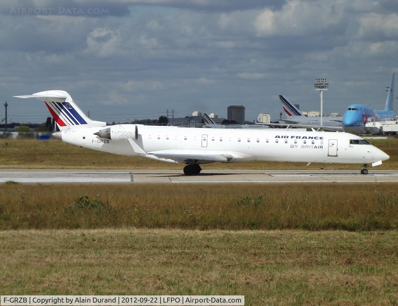 F-GRZB, Canadair CRJ-702 (CL-600-2C10) Regional Jet C/N 10007, Delivered new to Brit'Air in 2001 for operation on behalf of parent company Air France, leased by Hermine Bail, seen on the 