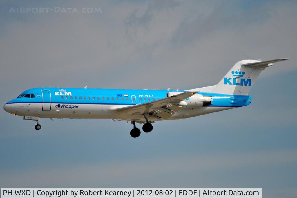 PH-WXD, 1995 Fokker 70 (F-28-0070) C/N 11563, On short finals for r/w 25L