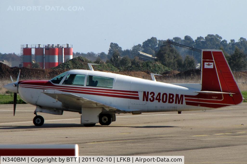 N340BM, 1978 Mooney M20J 201 C/N 42-0421, Parked