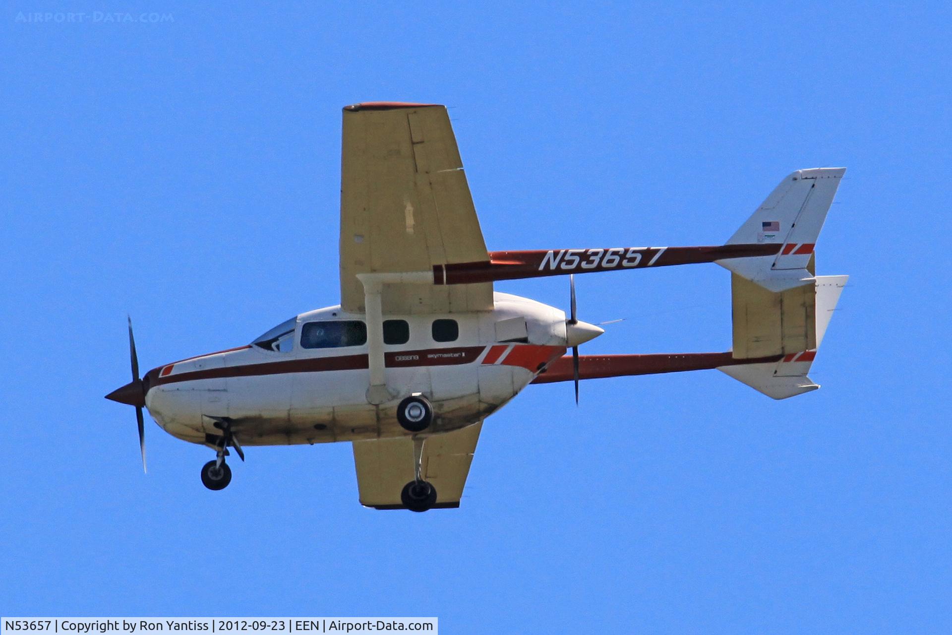 N53657, 1976 Cessna 337G Super Skymaster C/N 33701760, Straight-in final for runway 02, Dillant-Hopkins Airport, Keene, NH