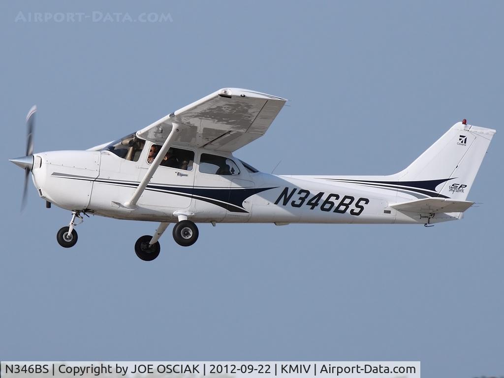 N346BS, 2004 Cessna 172S C/N 172S9757, Leaving Millville