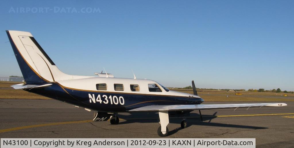N43100, 1983 Piper PA-46-310P Malibu C/N 46-8408003, Piper PA-46-310P Malibu on the ramp.