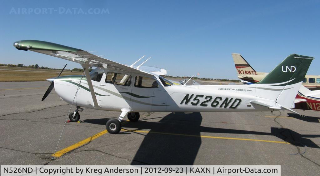 N526ND, Cessna 172S C/N 172S11063, Cessna 172S Skyhawk from the University of North Dakota on the line.