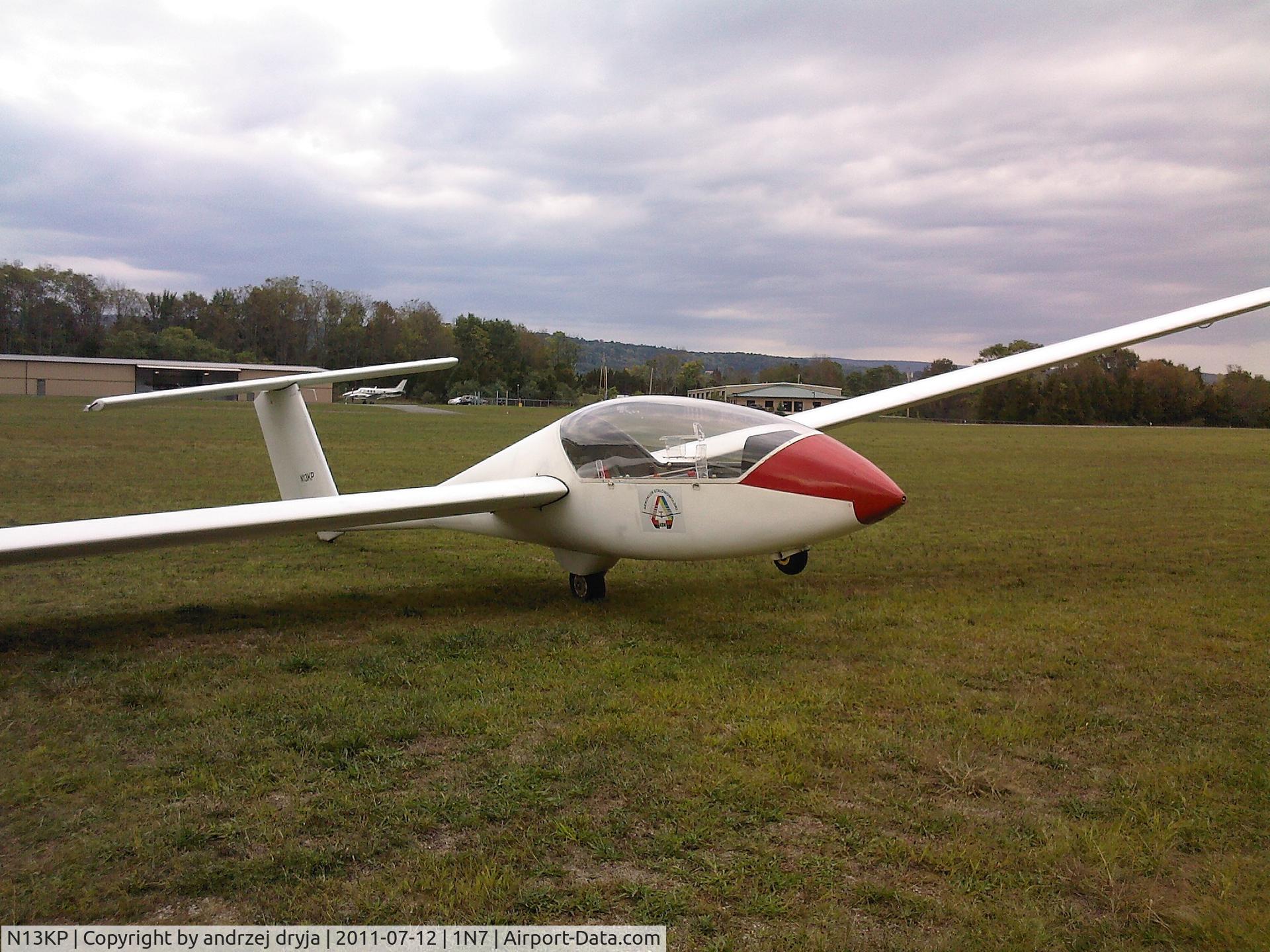 N13KP, 1992 PZL-Krosno KR-03A Puchatek C/N 04-13, Polish glider