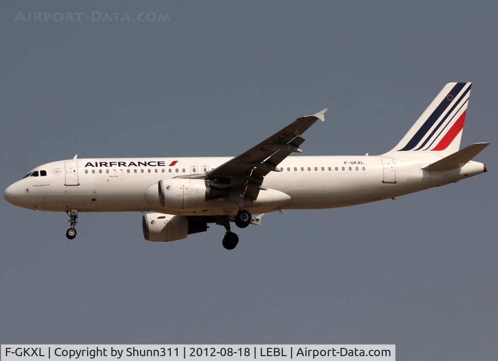 F-GKXL, 2006 Airbus A320-214 C/N 2705, Landing rwy 25R in new c/s