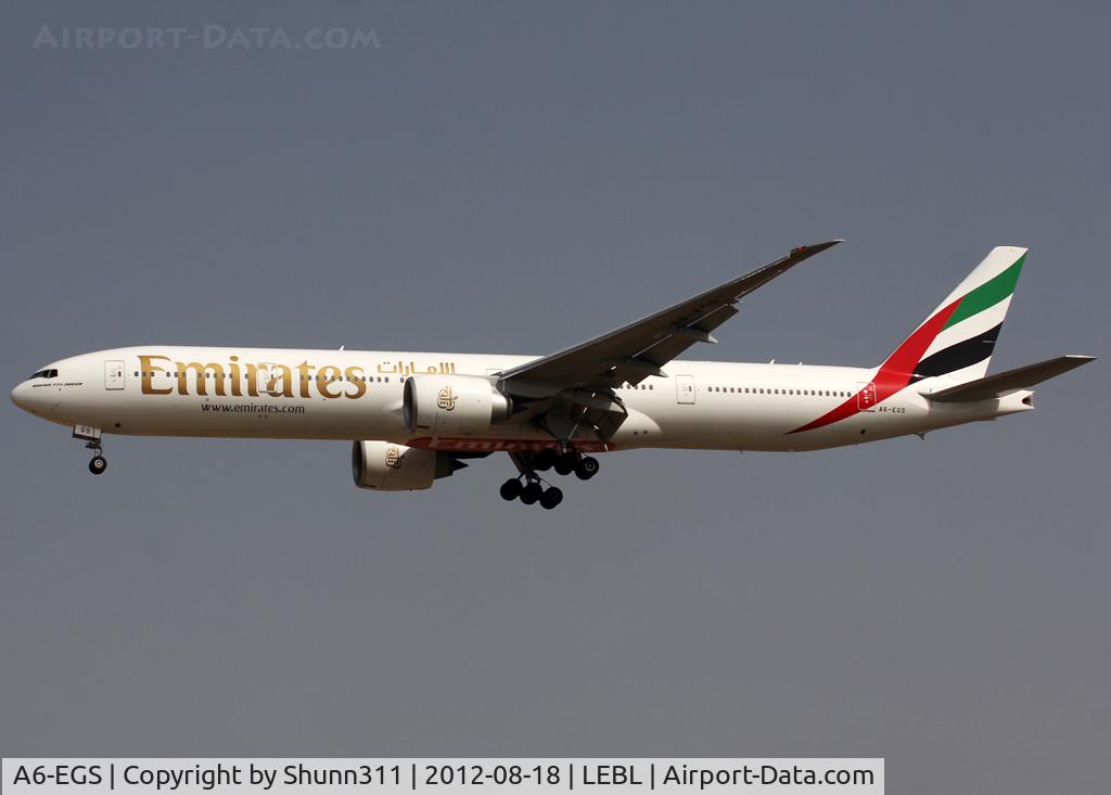 A6-EGS, 2012 Boeing 777-31H/ER C/N 41078, Landing rwy 25R