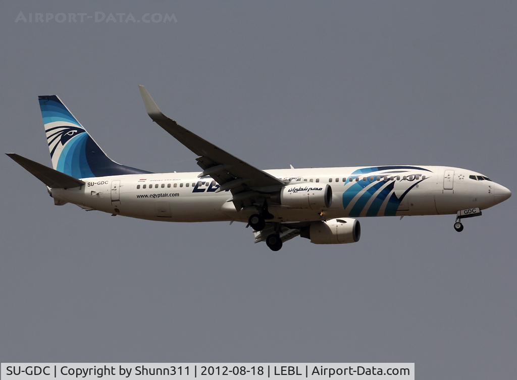 SU-GDC, 2009 Boeing 737-866 C/N 35564, Landing rwy 07L