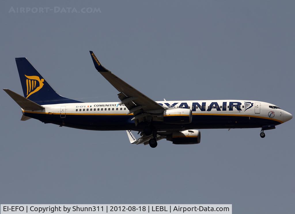 EI-EFO, 2009 Boeing 737-8AS C/N 37539, Landing rwy 07L with additional 'Communitat Valenciana' titles
