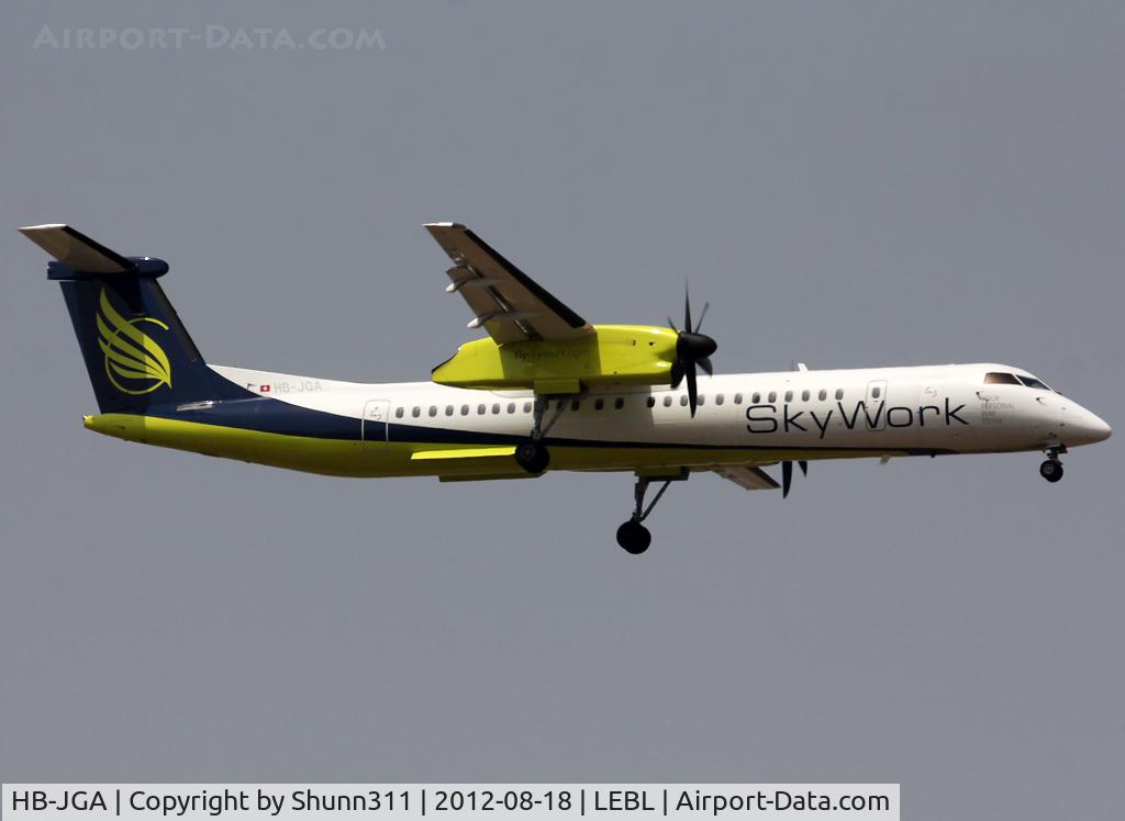 HB-JGA, 2008 De Havilland Canada DHC-8-402Q Dash 8 Dash 8 C/N 4198, Landing rwy 07L