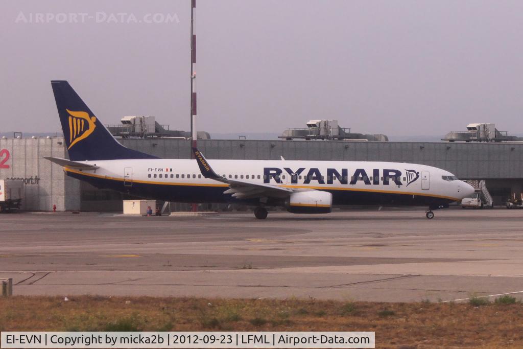 EI-EVN, 2012 Boeing 737-8AS C/N 40294, Taxiing