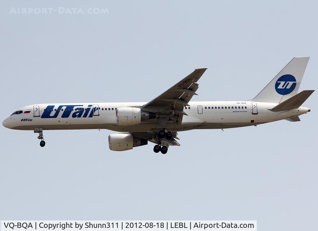 VQ-BQA, 2001 Boeing 757-2Q8 C/N 30044, Landing rwy 07L