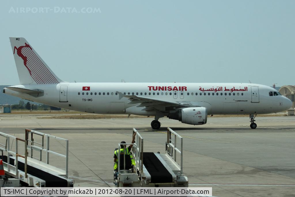 TS-IMC, 1990 Airbus A320-211 C/N 0124, Taxiing