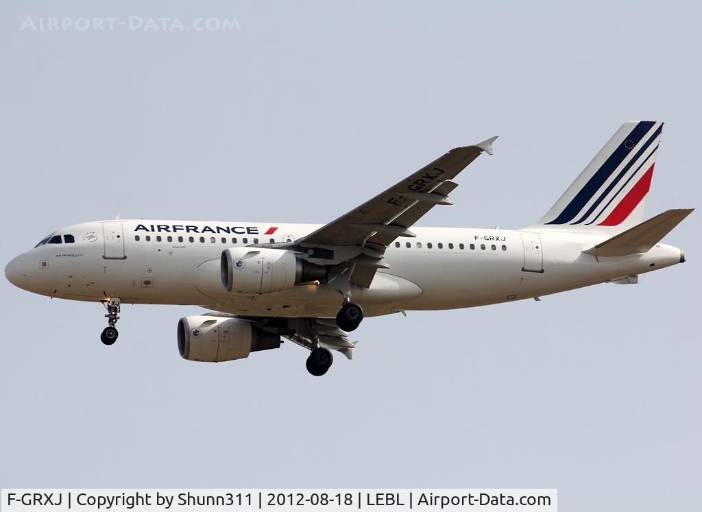 F-GRXJ, 2005 Airbus A319-115LR C/N 2456, Landing rwy 07L in new c/s