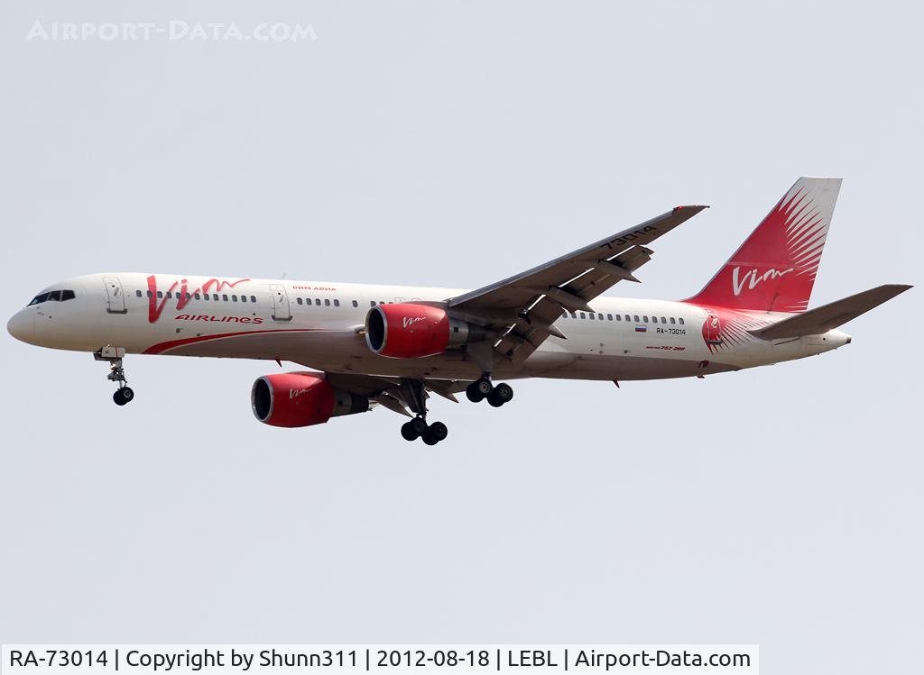 RA-73014, 1992 Boeing 757-230 C/N 25441, Landing rwy 07L in new c/s