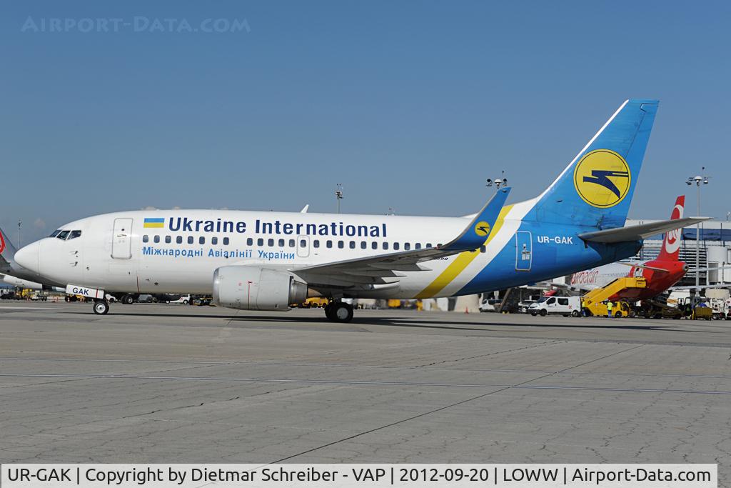 UR-GAK, 1992 Boeing 737-5Y0 C/N 26075, Ukraine International Boeing 737-500