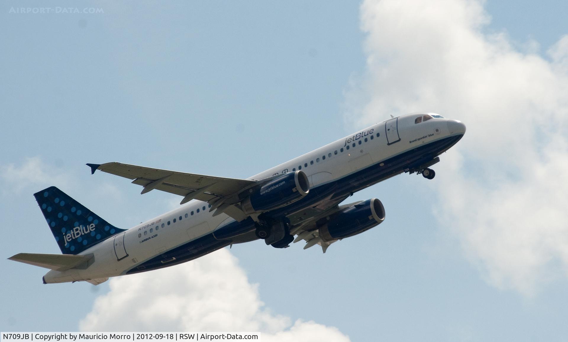 N709JB, 2008 Airbus A320-232 C/N 3488, At RSW