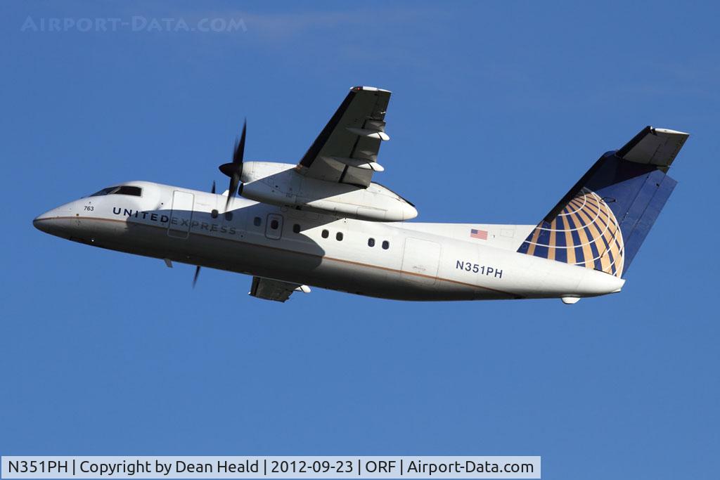 N351PH, 1997 De Havilland Canada DHC-8-202 Dash 8 C/N 490, United Express (Commutair) N351PH climbing out from RWY 5 en route to Washington Dulles Int'l (KIAD) as FLT UCA3595.