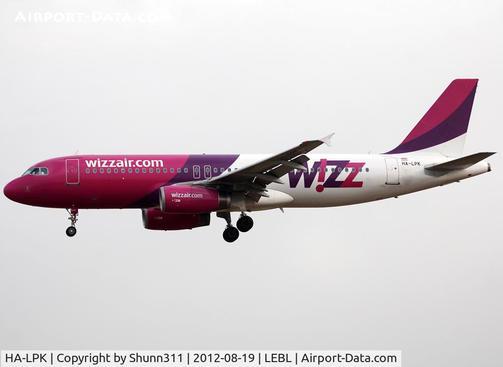HA-LPK, 2007 Airbus A320-232 C/N 3143, Landing rwy 25R