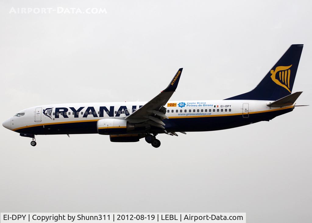 EI-DPY, 2007 Boeing 737-8AS C/N 33615, Landing rwy 25R with additional 'Costa Brava / Pirineu de Girona' titles