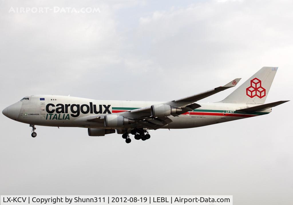 LX-KCV, 1997 Boeing 747-4R7F/SCD C/N 25868, Landing rwy 25R in Cargolux Italia titles