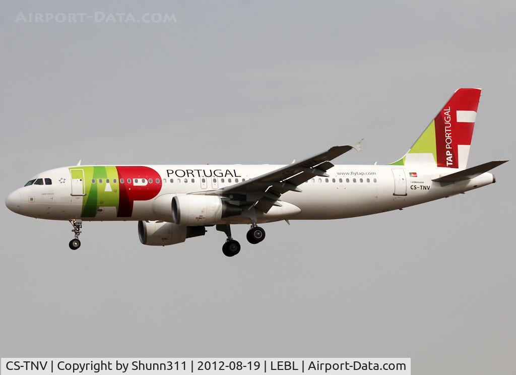 CS-TNV, 2009 Airbus A320-214 C/N 4143, Landing rwy 25R