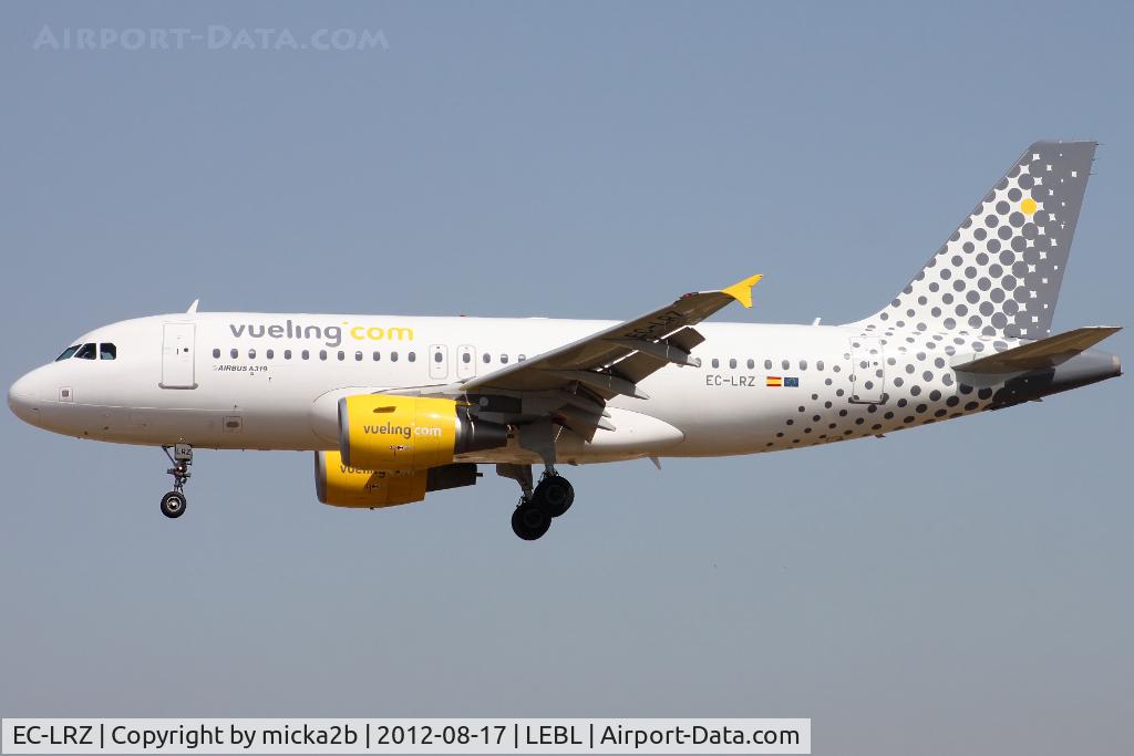 EC-LRZ, 2008 Airbus A319-112 C/N 3700, Landing