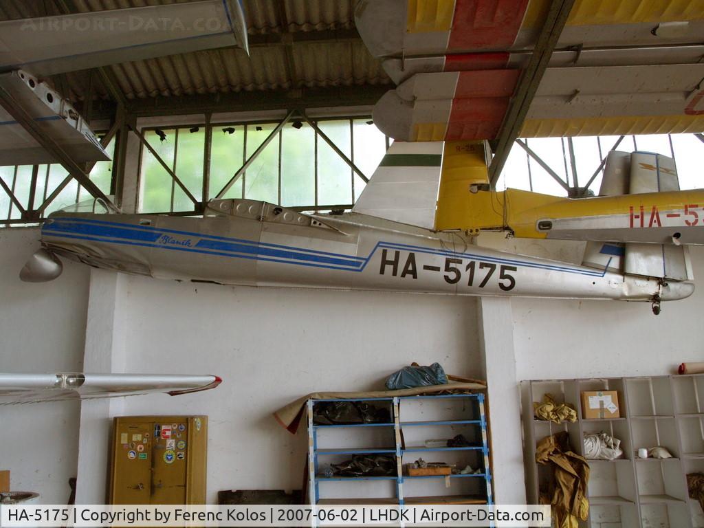 HA-5175, 1980 Let L-13 Blanik C/N 027359, Dunakeszi